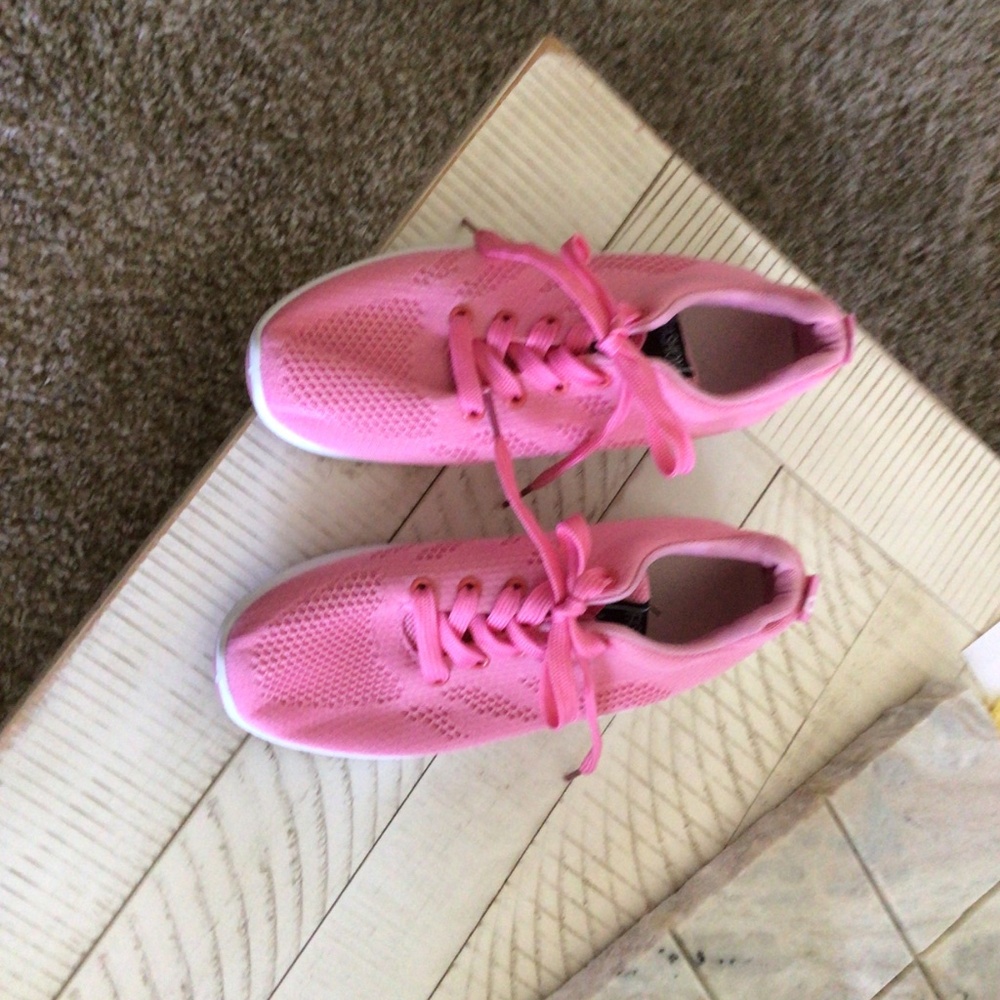Pink tennis shoes